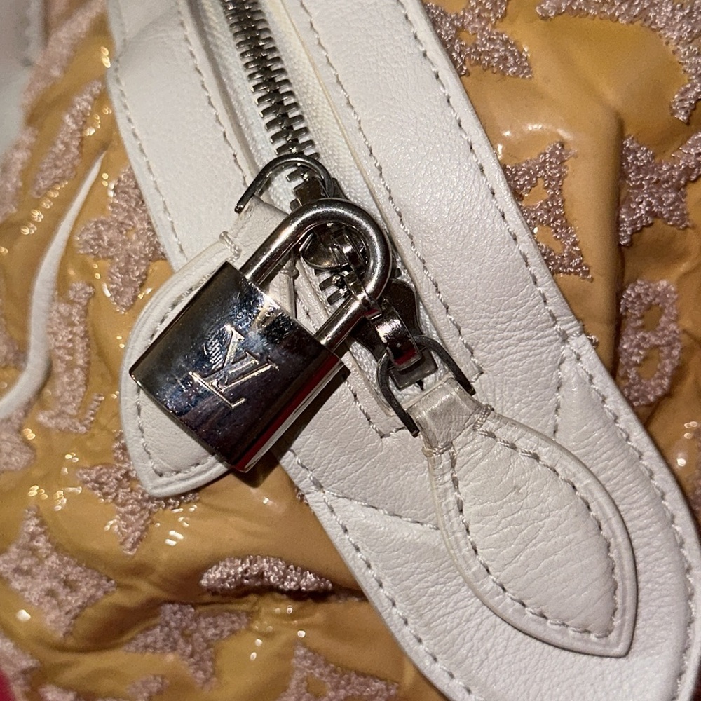 Louis Vuitton Limited Edition Rose Monogram Bouclettes Speedy Round Bag - Picture 6 of 16